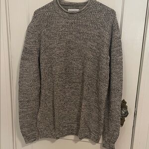 Old navy men’s black and white knit sweater size L